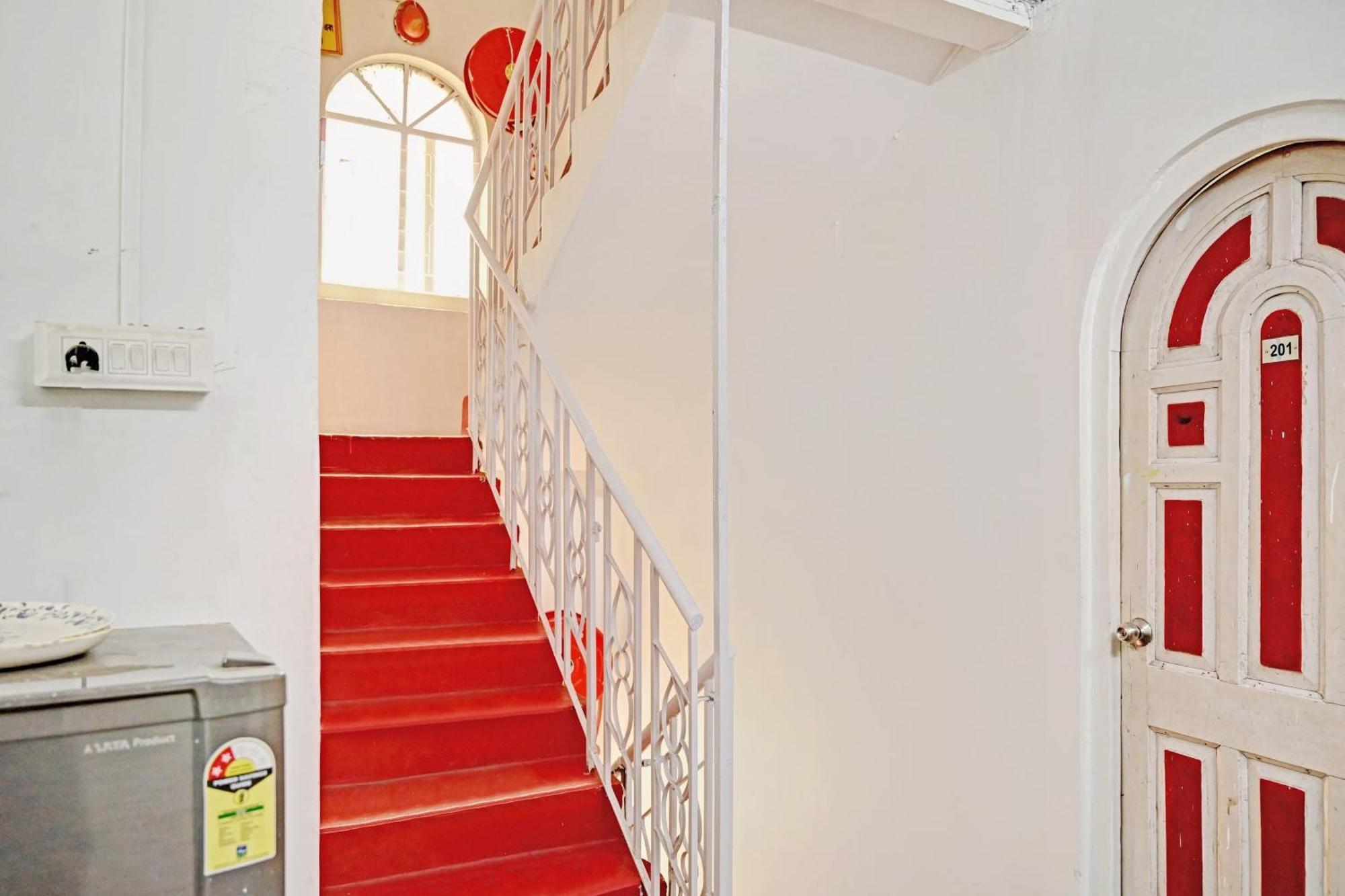 Hotel O Om Shanti Inn Калькутта Экстерьер фото